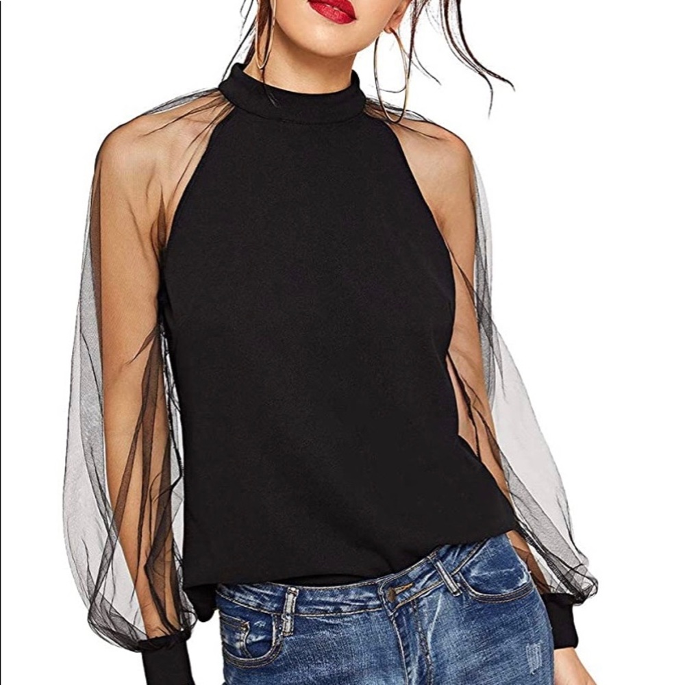 🎀 Beautiful Long Mesh Sleeve Top 🎀